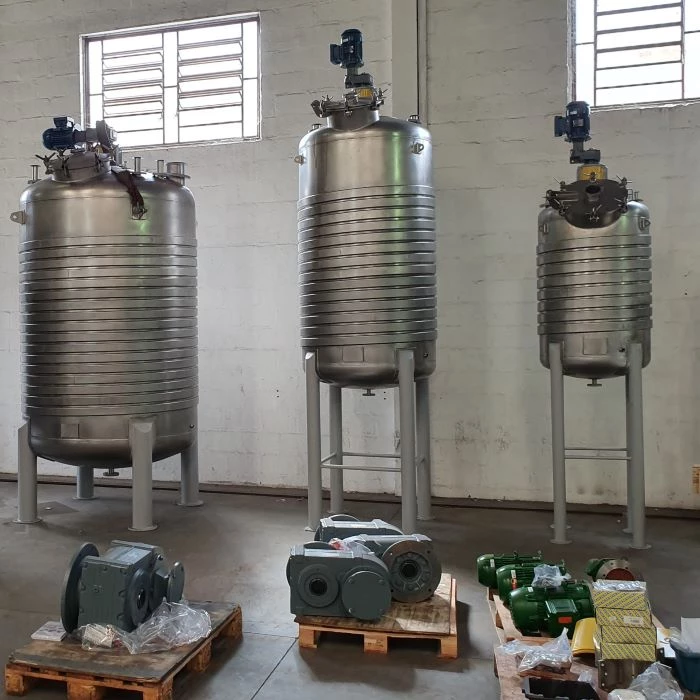 Tanque de processo industrial para diluentes e tintas Agimix
