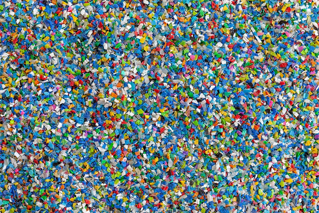 Plastic mixture for extrusion