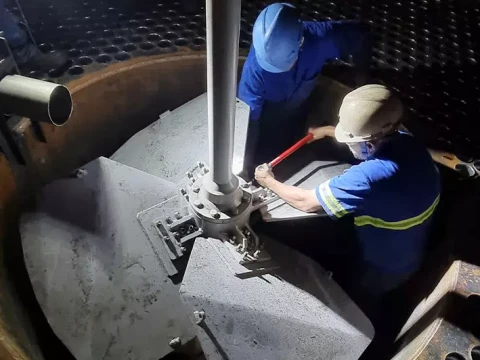 What are the advantages of retrofitting of agitation and mixing equipment